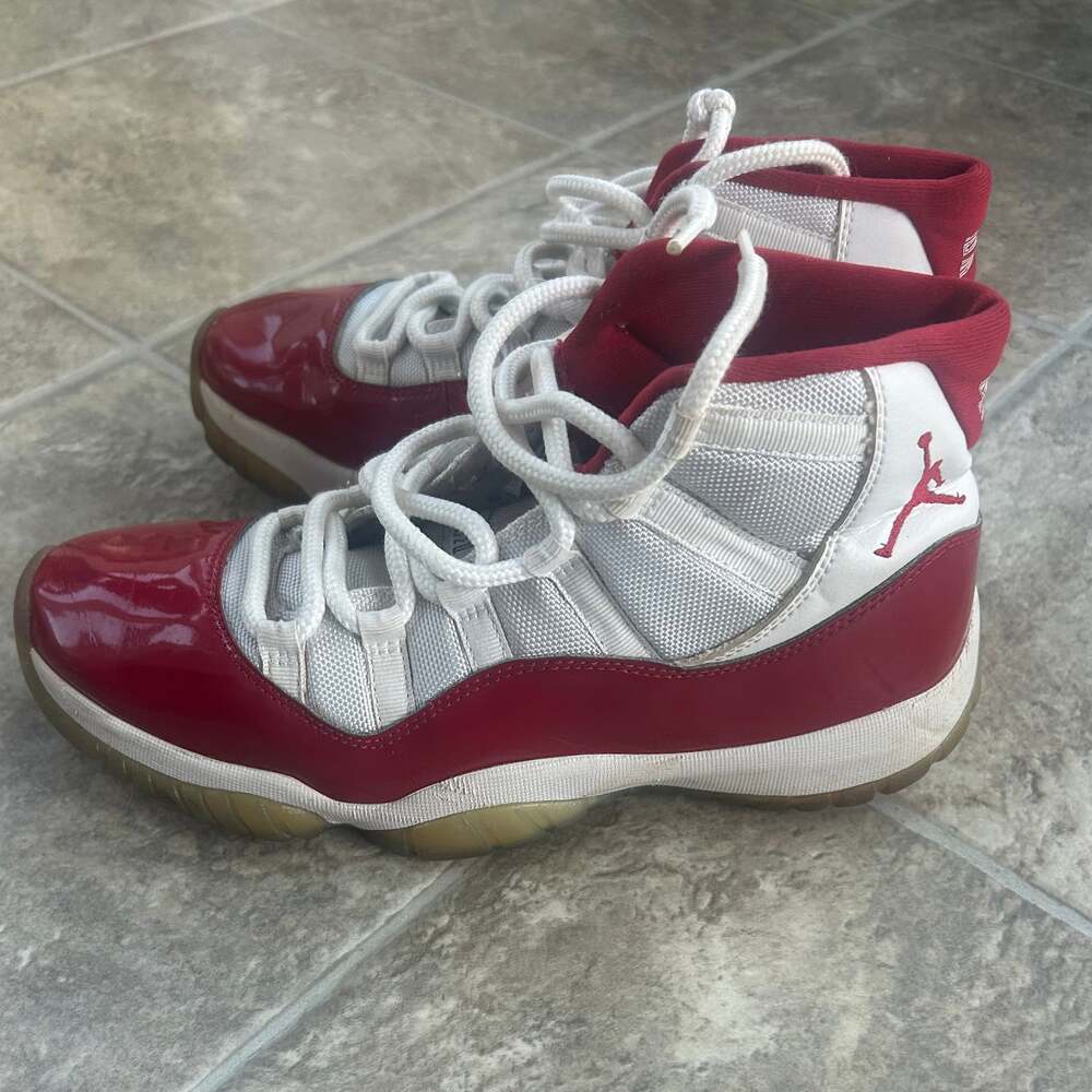 Air Jordan 11 Retro Cherry High-Top Sneakers Varsity Red/White - Picture 3 of 7